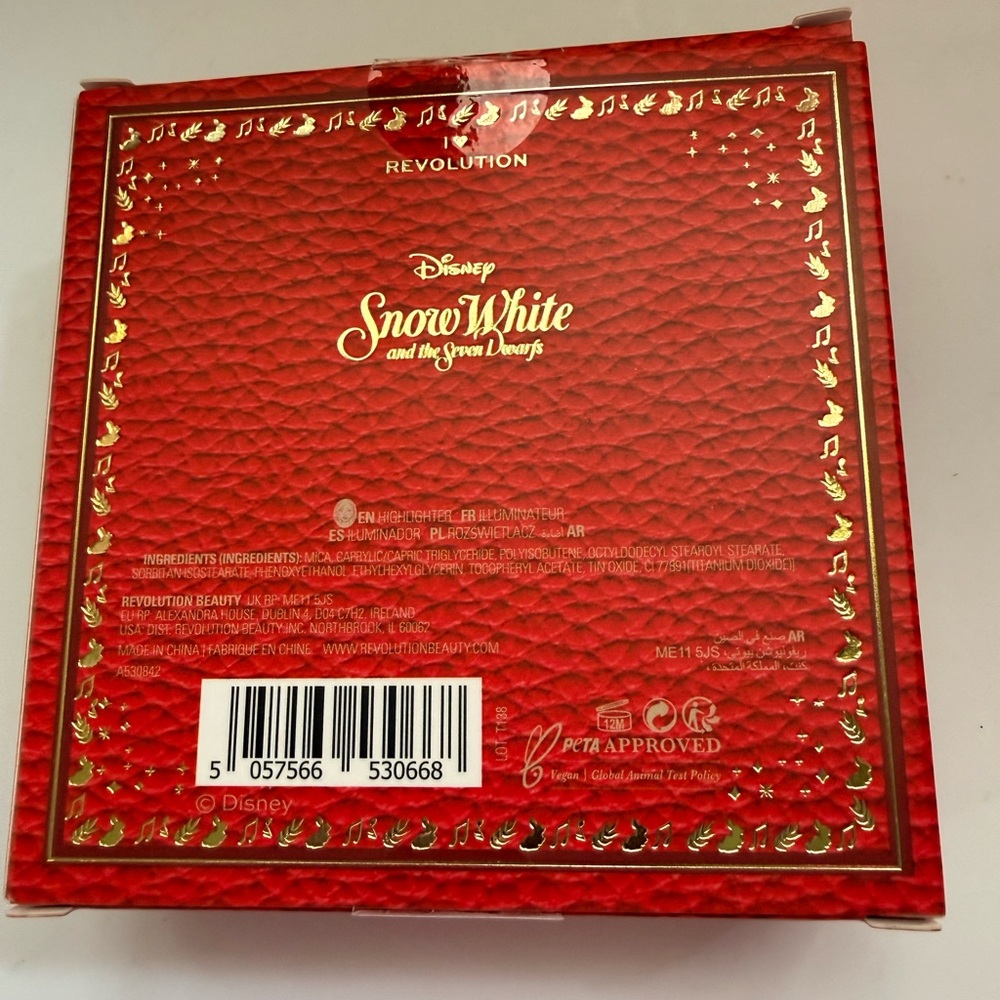Revolution Disney Snow White Apple Highlighter - Red & Gold - Picture 3 of 4